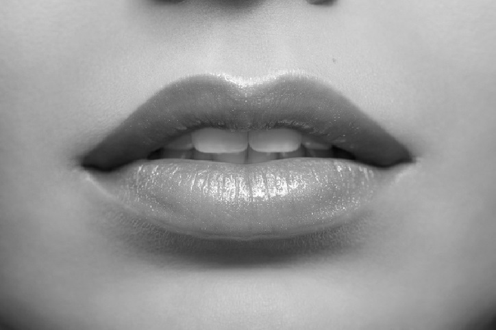Volle Lippen dank Permanent Make-up vom Amt für Schönheit